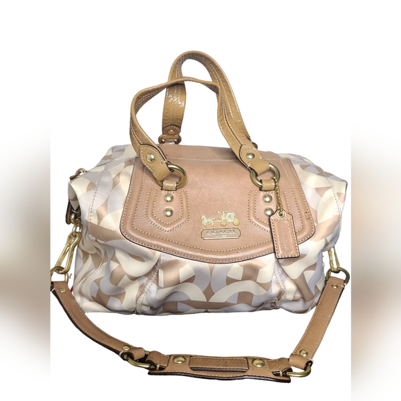 BEAUTIFUL😍Vintage Coach Handbag— label still has serial #🎁‼️ - Picture 8 of 16